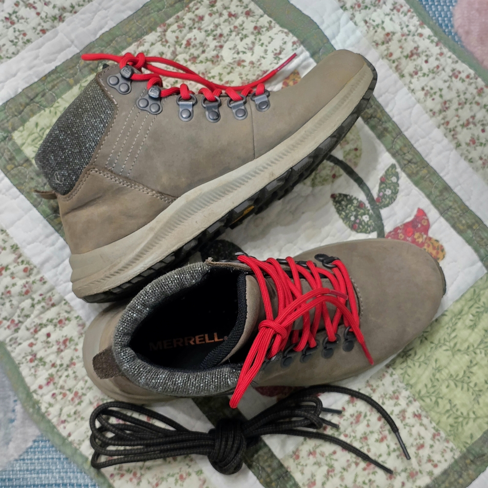 Merrell Tan Hiking Boots with Red Laces| Women's Size 5.5